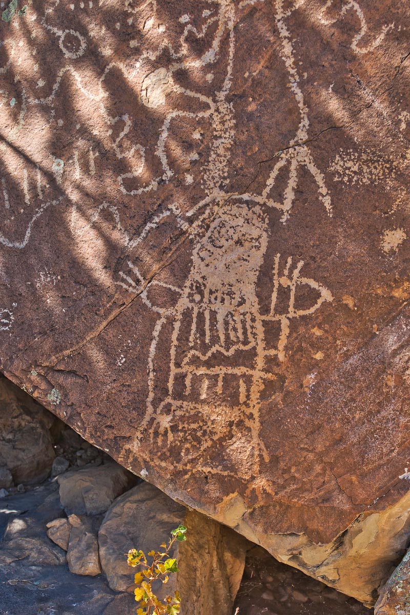 Dinwoody style petroglyphs Wyoming