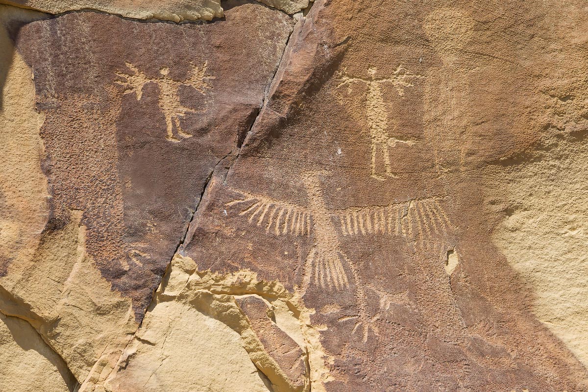Legend Rock petroglyphs Wyoming