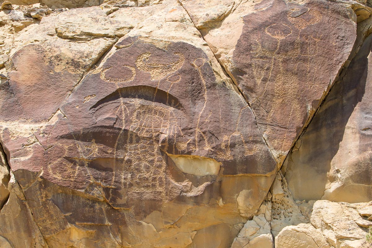 Legend Rock petroglyphs Wyoming